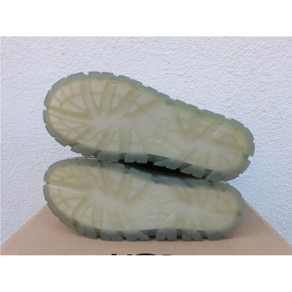 NWT Ugg Neumel Boots - Picture 4 of 4